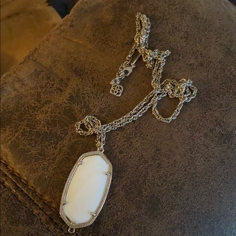 Kendra Scott necklace